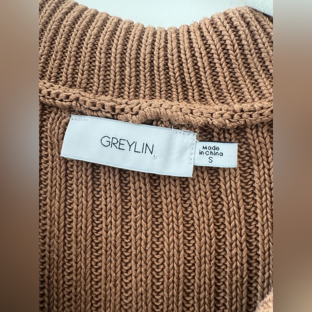 Greylin Taylor Cable Knit Sweater Vest - Picture 5 of 6